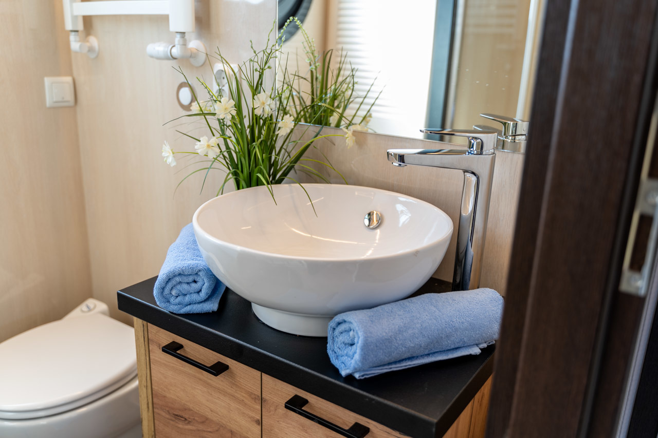 foto: 48 Campi 400 Houseboat