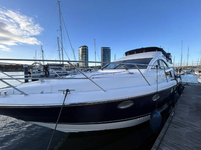 foto: 23 Fairline  Phantom 43