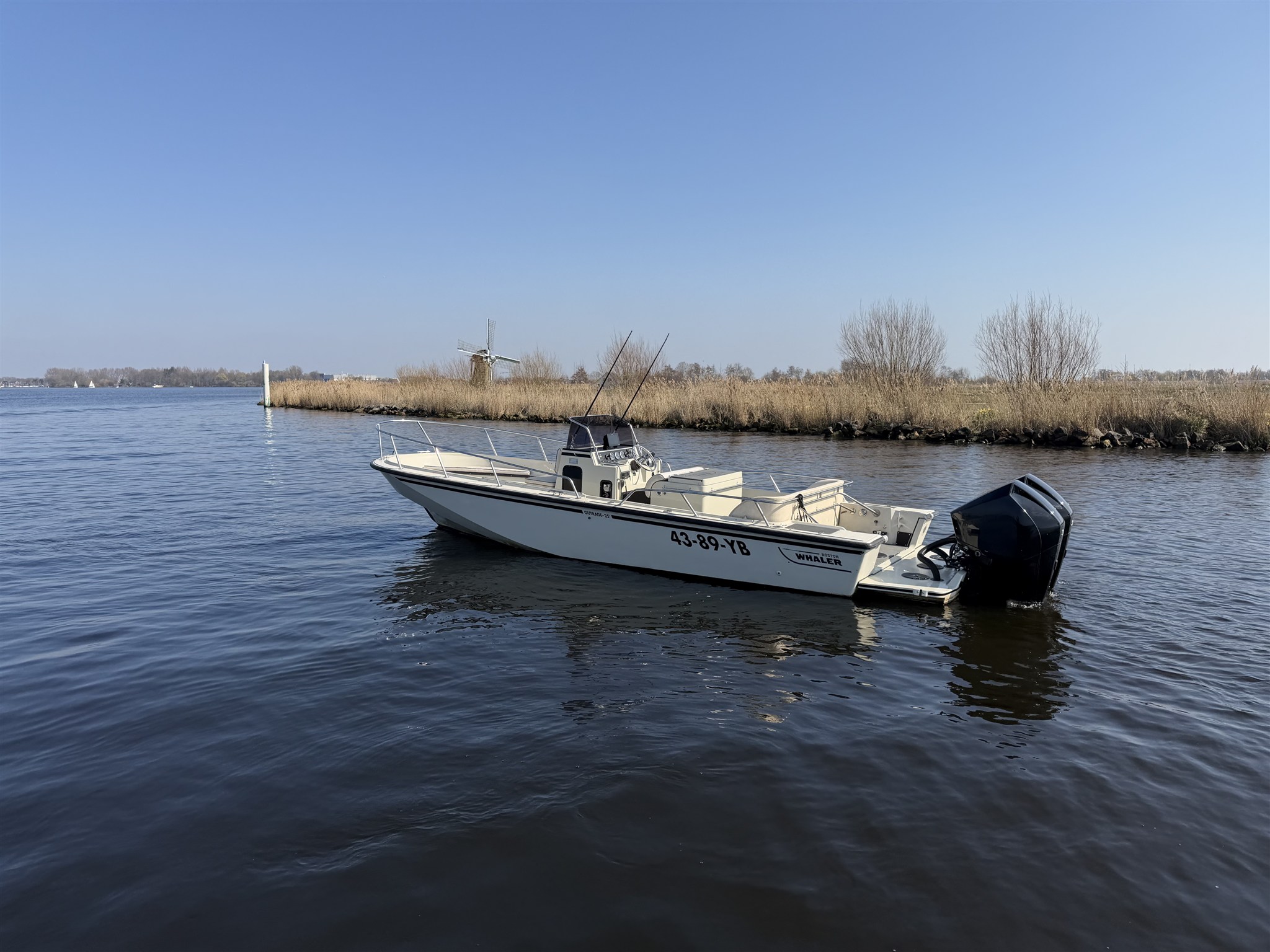 foto: 36 Boston Whaler OUTRAGE 25
