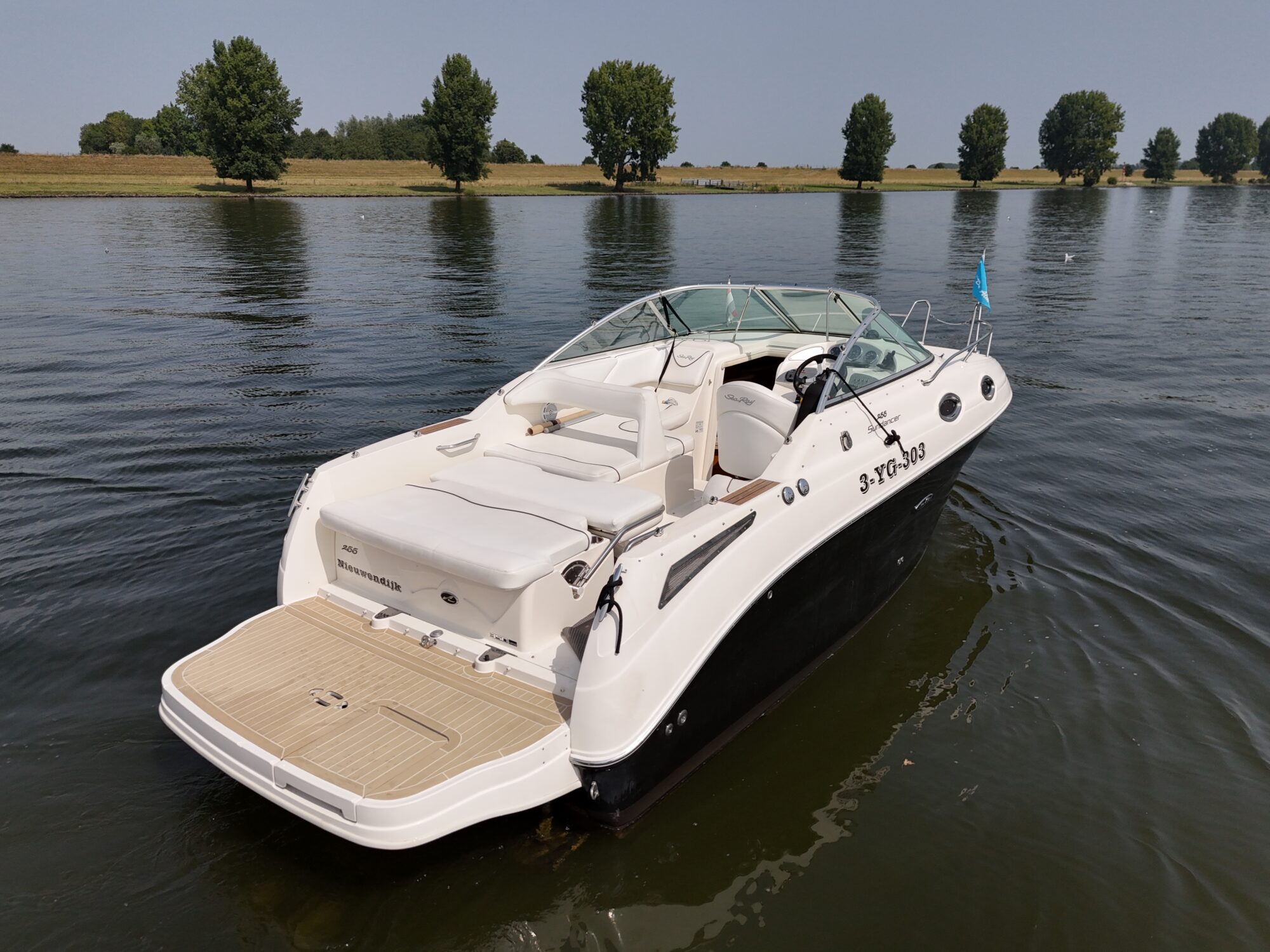 foto: 53 Sea Ray Sea Ray 255 Sundancer