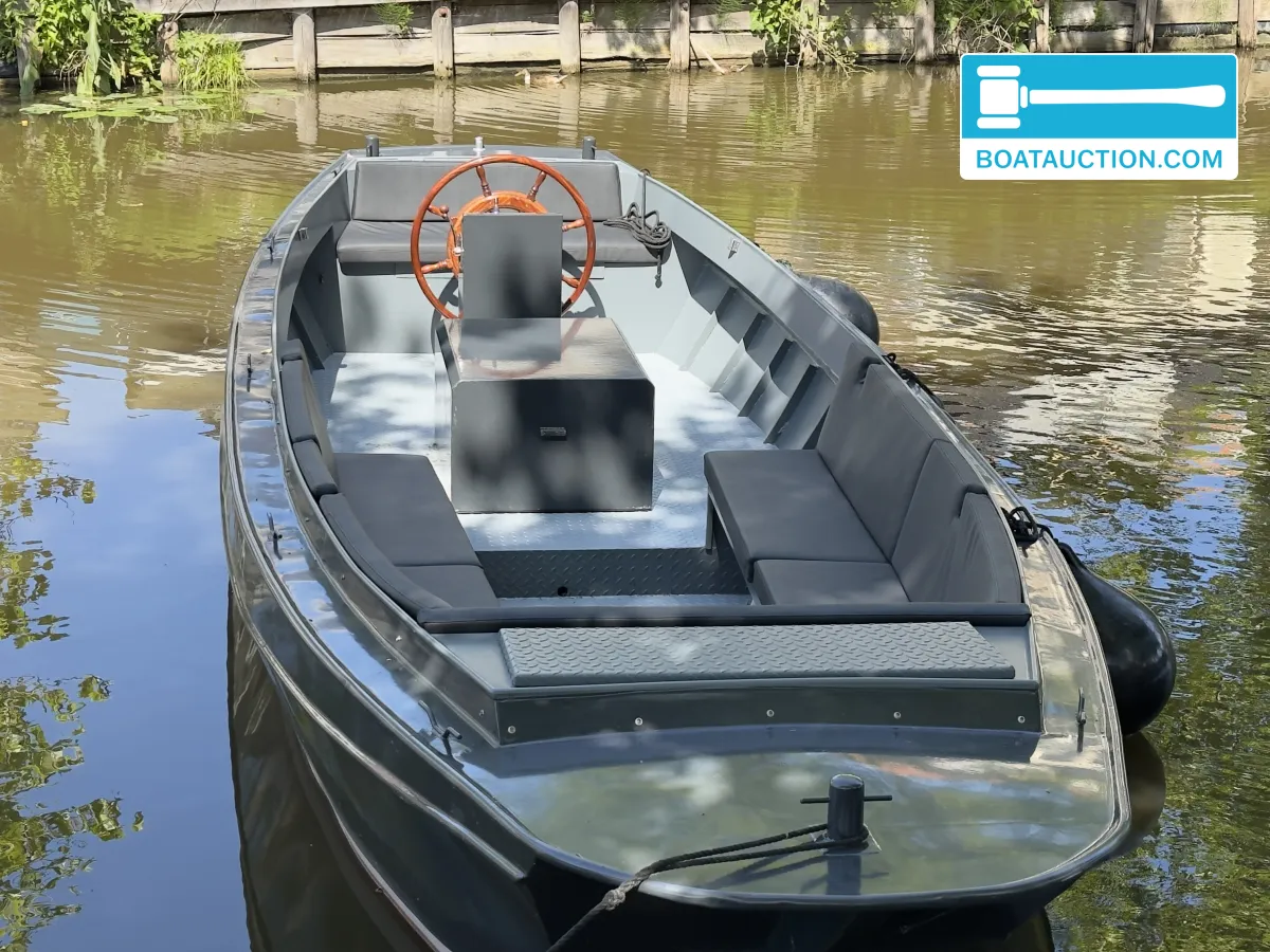 hoofdfoto: 1 Motorsloep 875