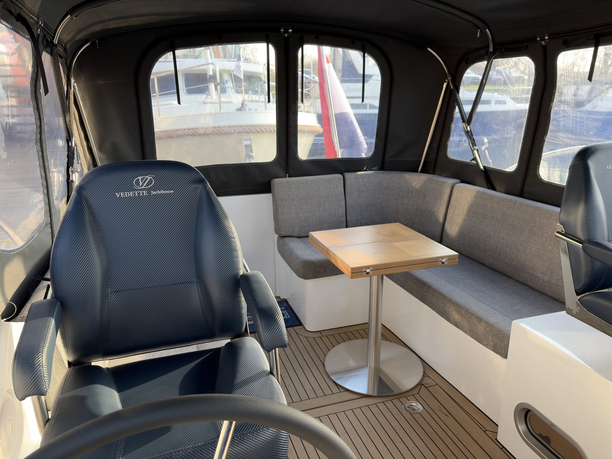 foto: 24 Vedette 37 cabin comfort line