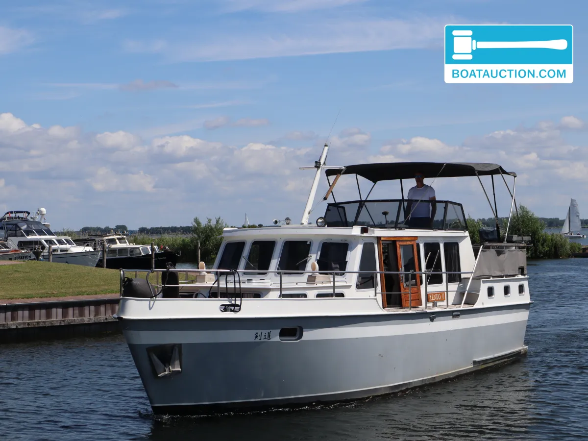 hoofdfoto: 1 Visserstrawler 1050