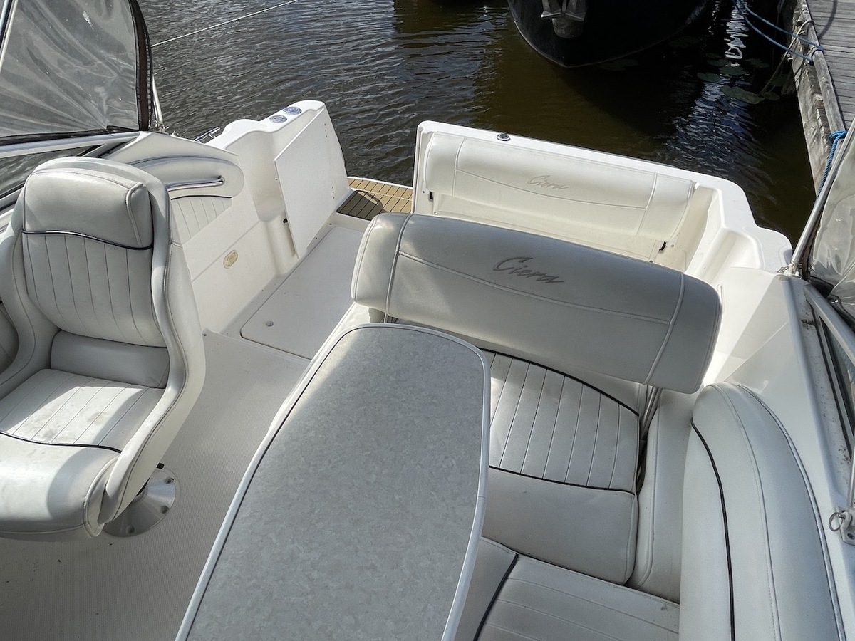 foto: 17 Bayliner 2355 Ciera