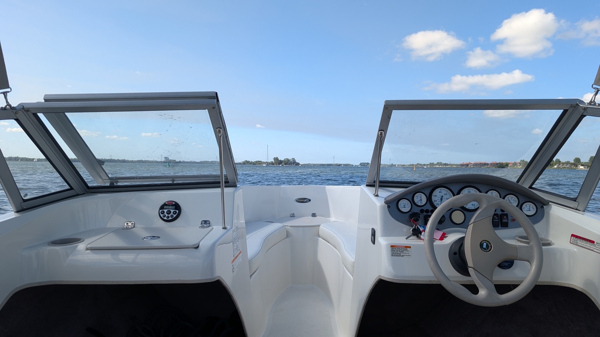 foto: 34 Stingray 195RX