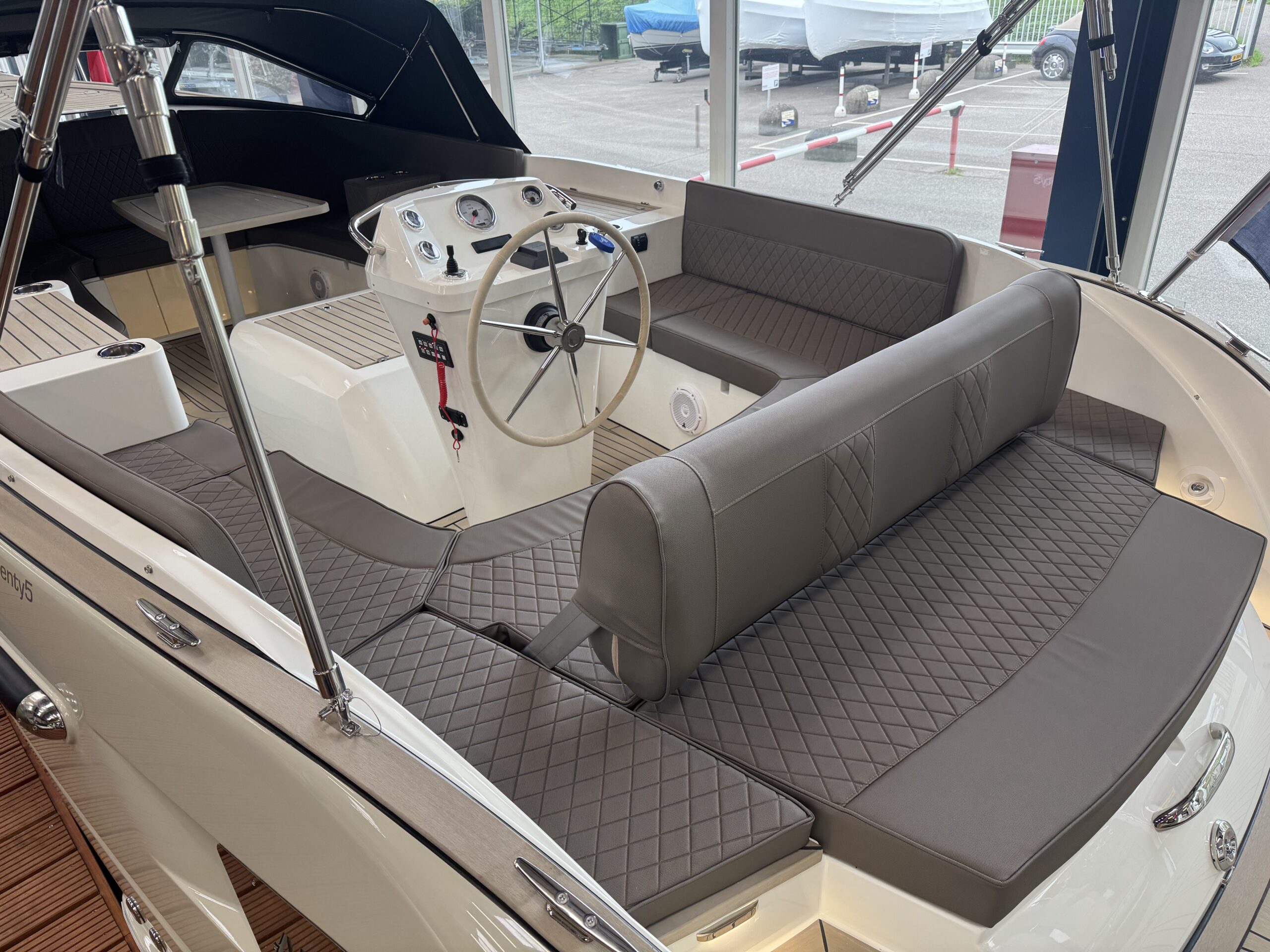 foto: 16 Antaris Seventy5 (op voorraad)