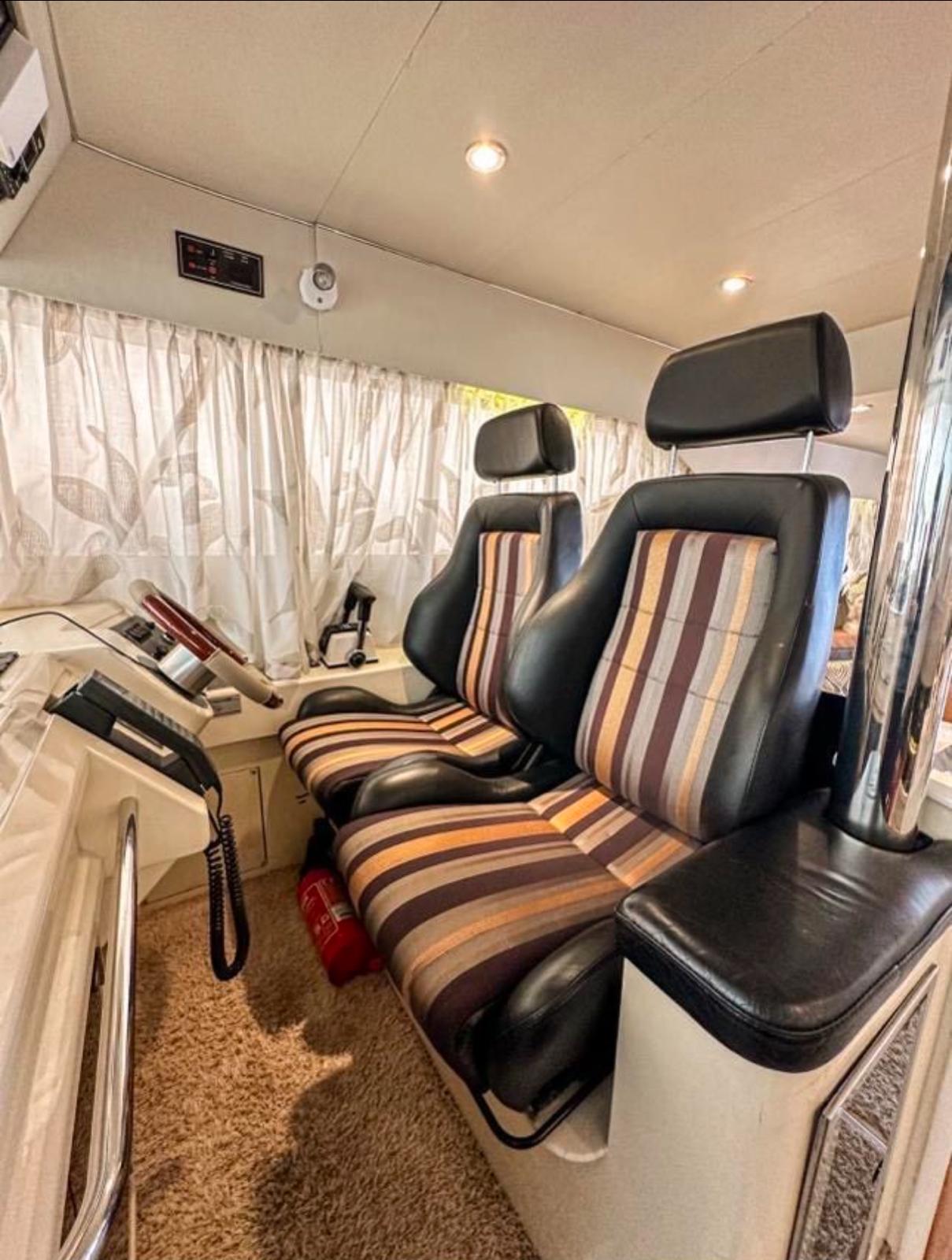 foto: 22 Princess Princess 48 Flybridge