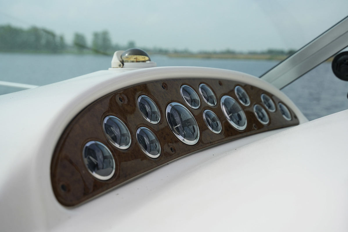 foto: 77 Sea Ray 310 Sundancer