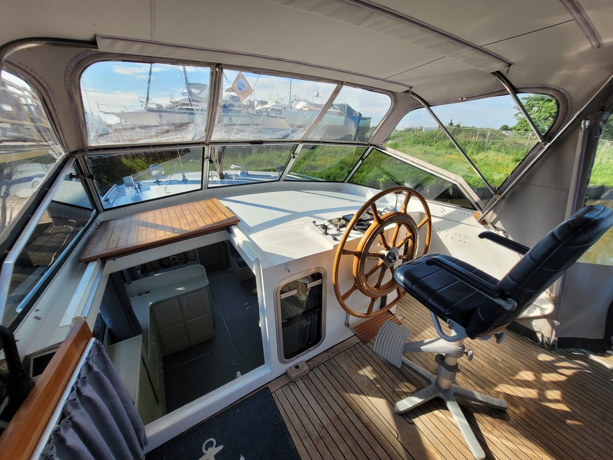 foto: 40 Linssen  42 SL 
