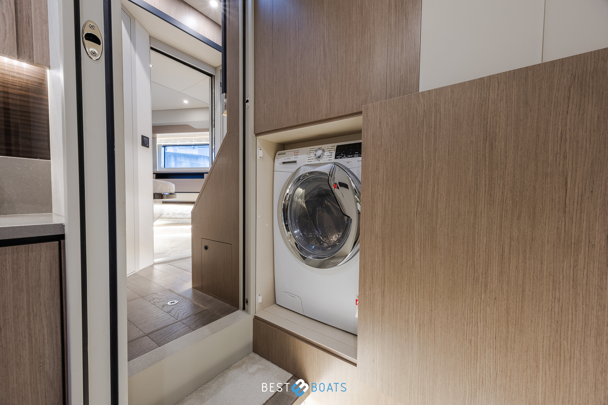 foto: 78 Absolute  Navetta 52