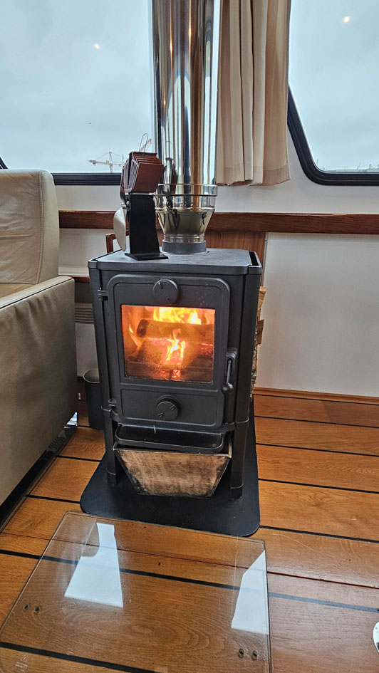 foto: 53 ex Patrouille vaartuig / Varend Woonschip 18.26 met UBC