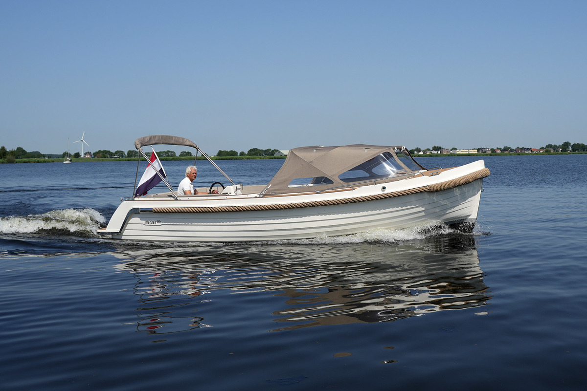 foto: 35 Interboat Intender 820