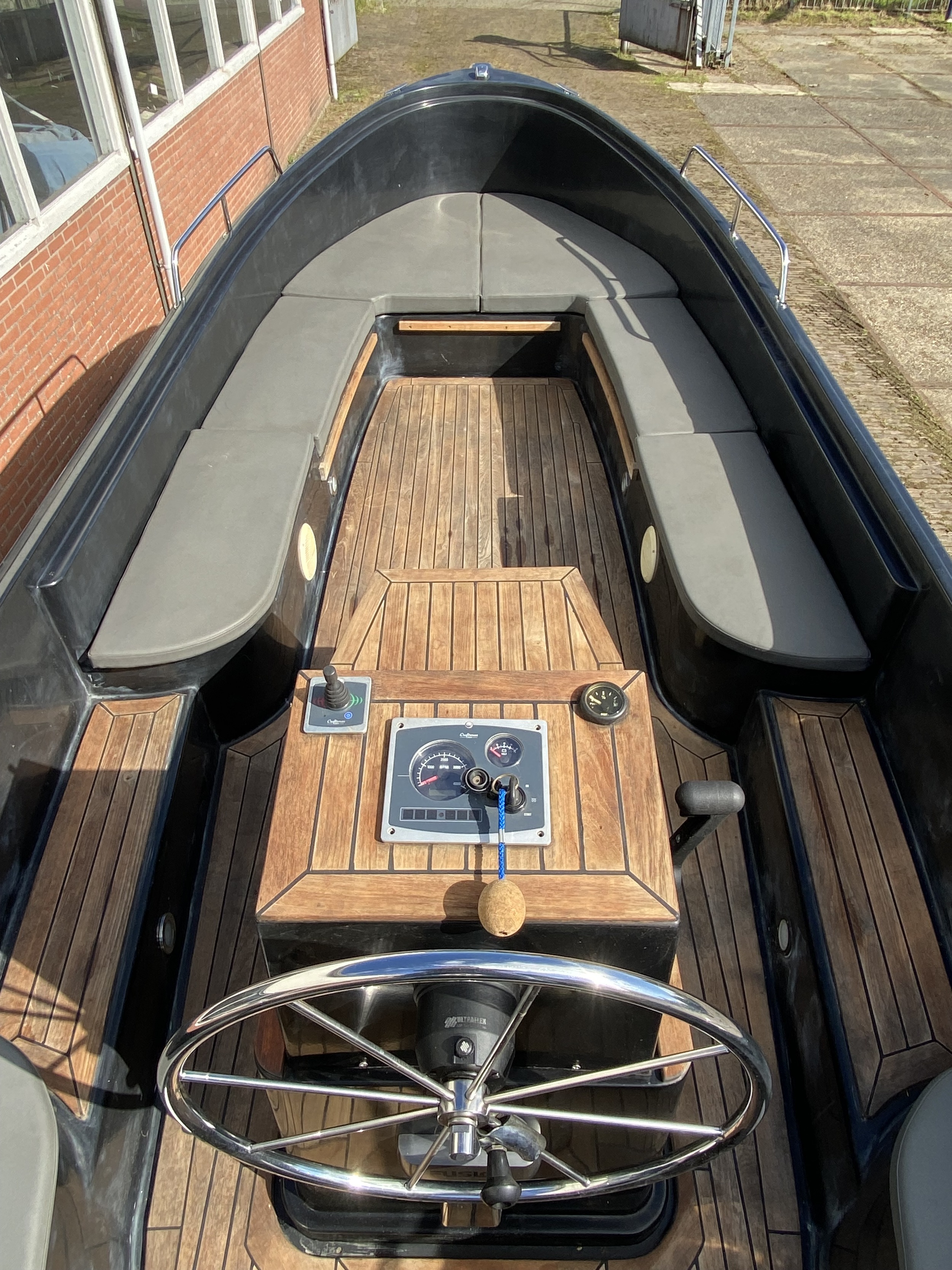 foto: 33 Pleasure Cruise 700