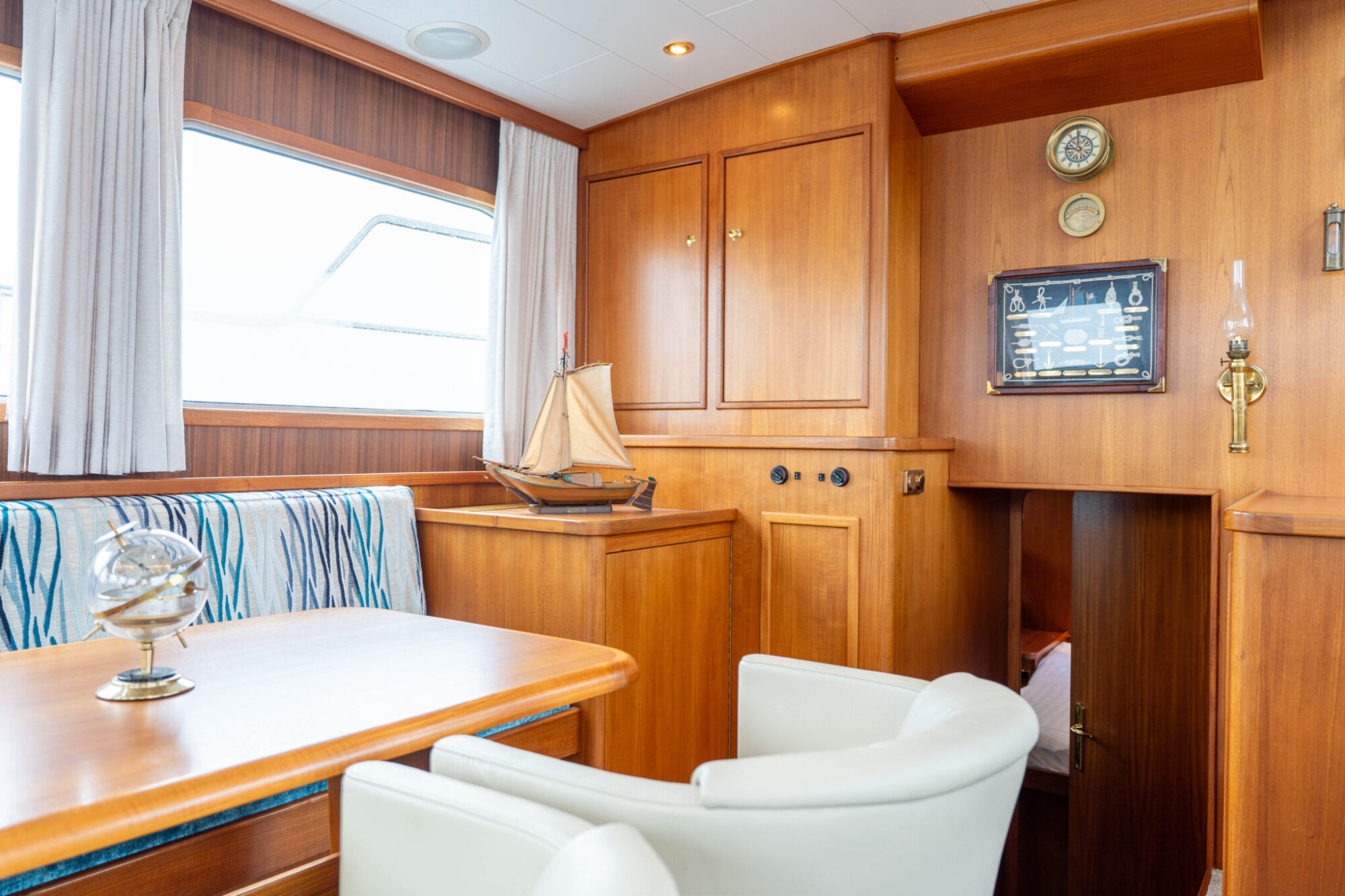 foto: 29 Pieter Beeldsnijder Pieter Beeldsnijder Spiegelkotter 15.00 VS