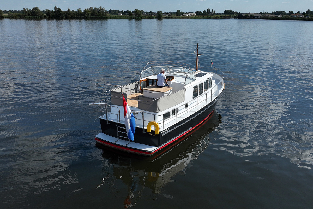 foto: 49 Hellingskip 1100 AK