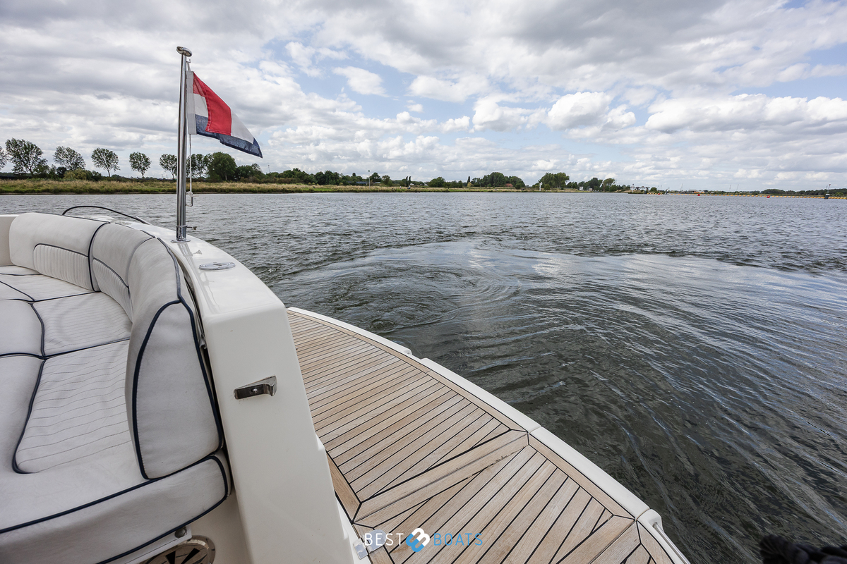 foto: 43 Rodman R-38