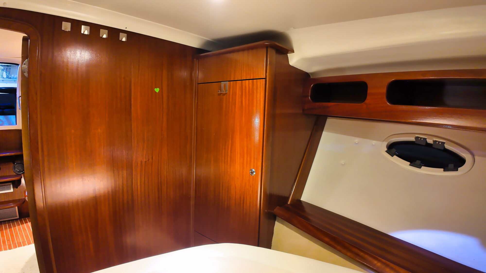 foto: 84 Bavaria Bavaria 37 HT Hardtop