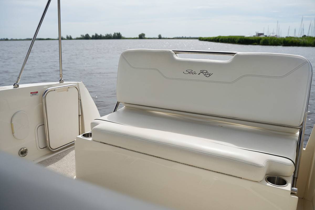 foto: 87 Sea Ray 255 Sundancer