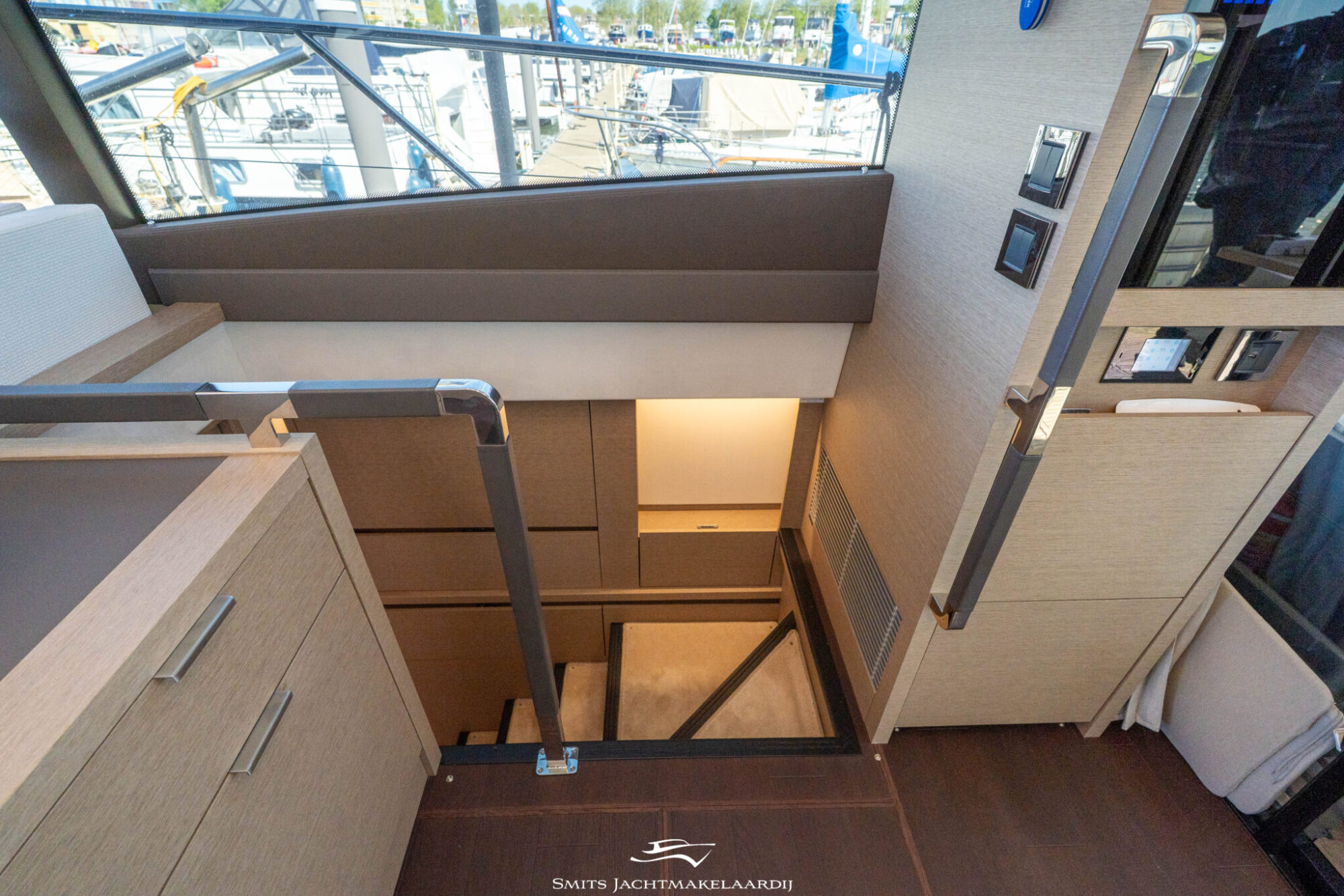 foto: 206 Prestige Prestige 590 Flybridge