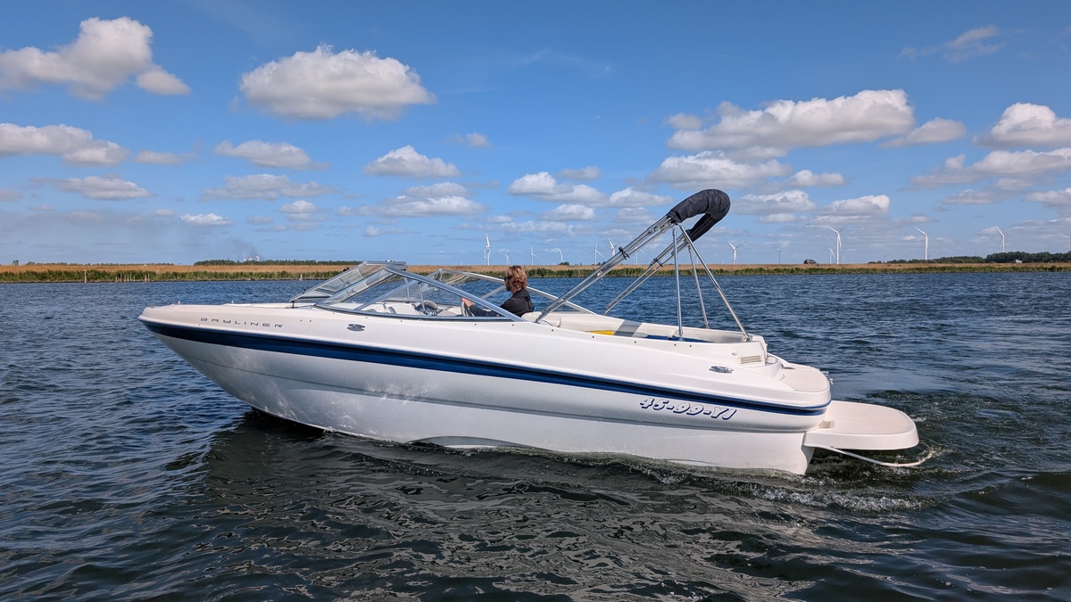 foto: 28 Bayliner 219 SD