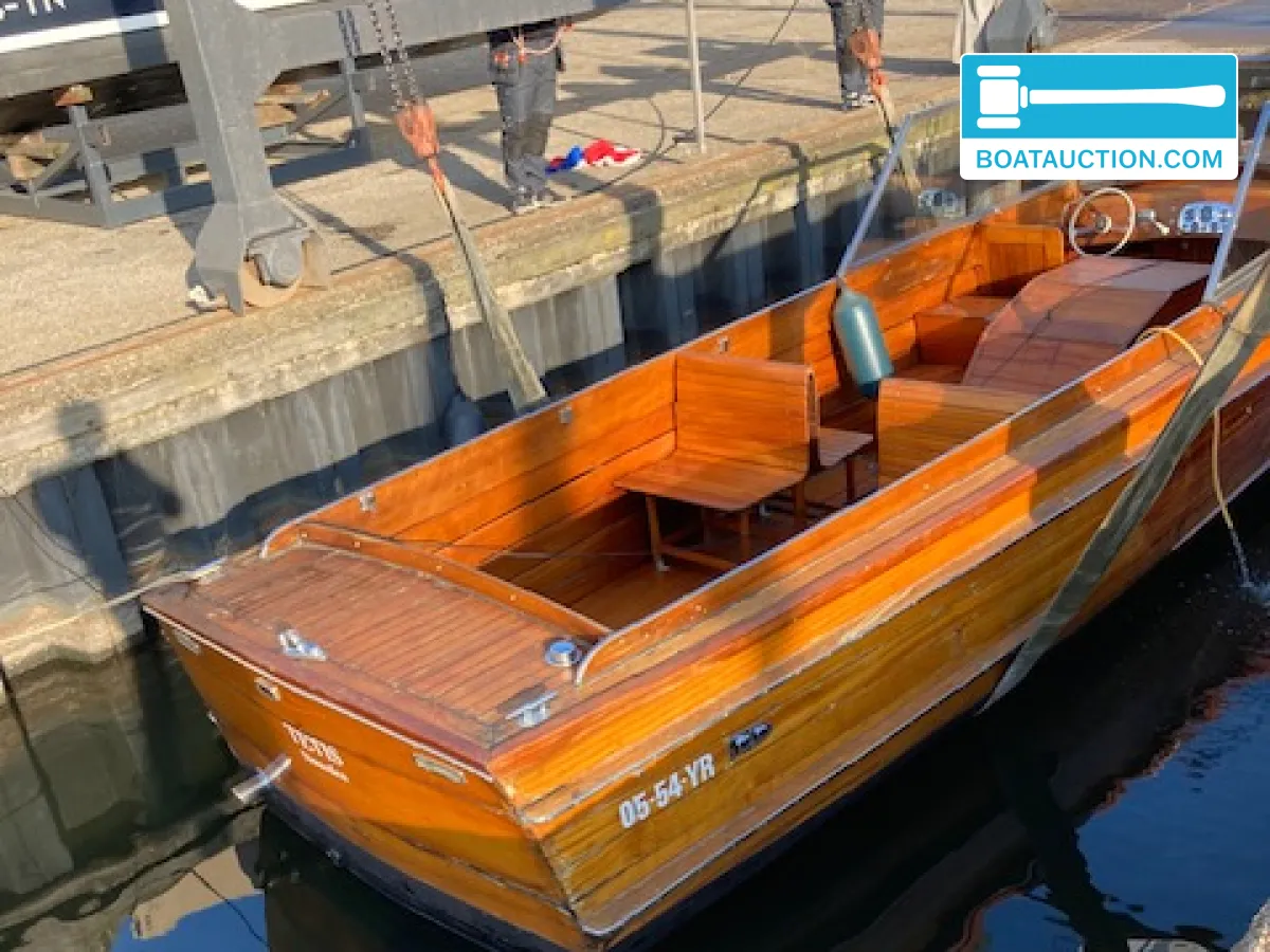 foto: 29 Taxi boat 850