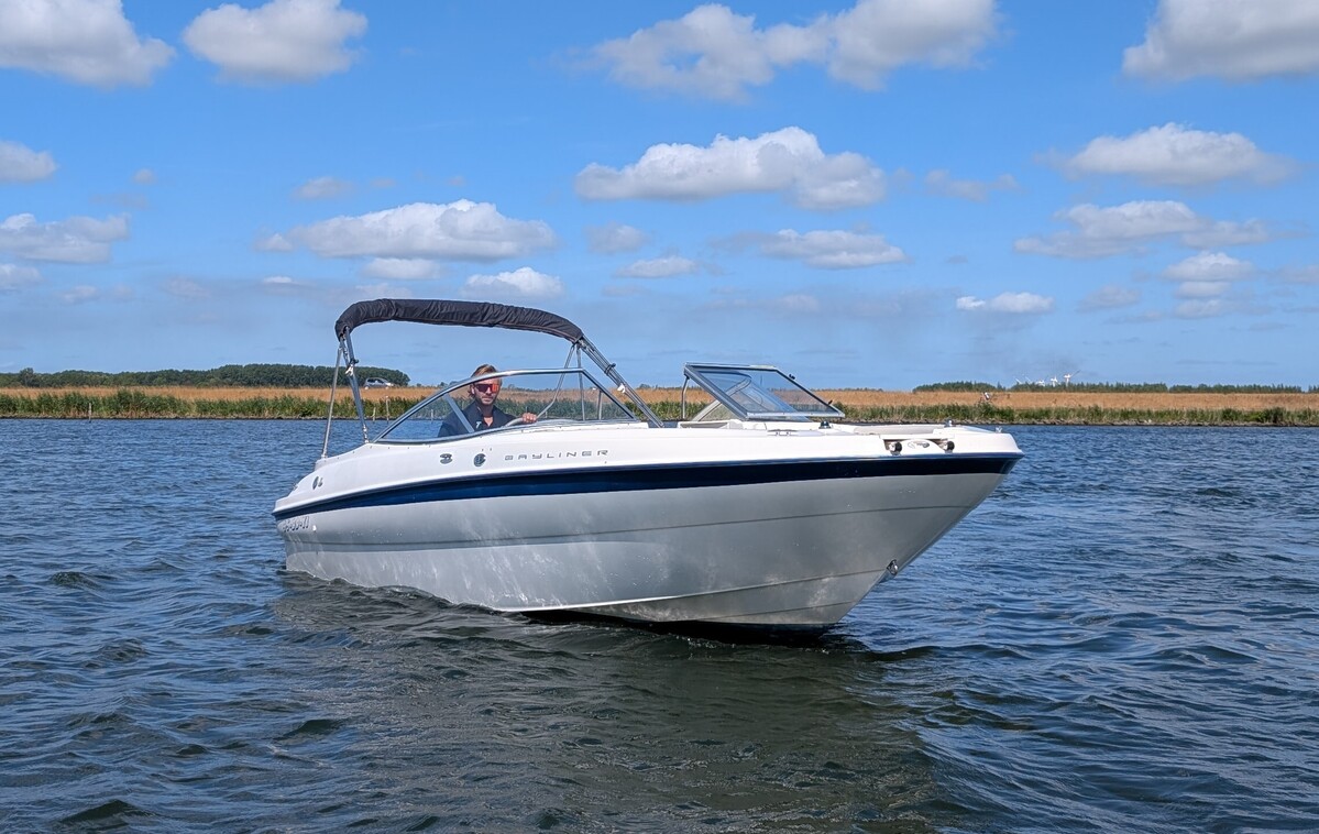 foto: 29 Bayliner 219 SD