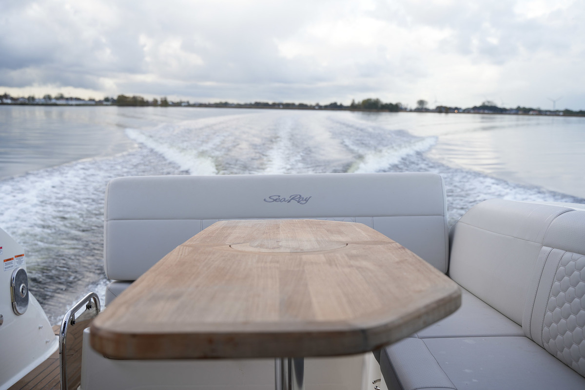 foto: 39 Sea Ray Sundancer 290