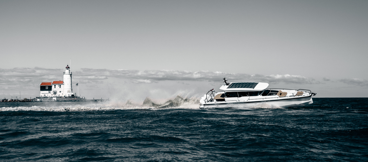 foto: 16 Axopar 37 XC Cross Cabin