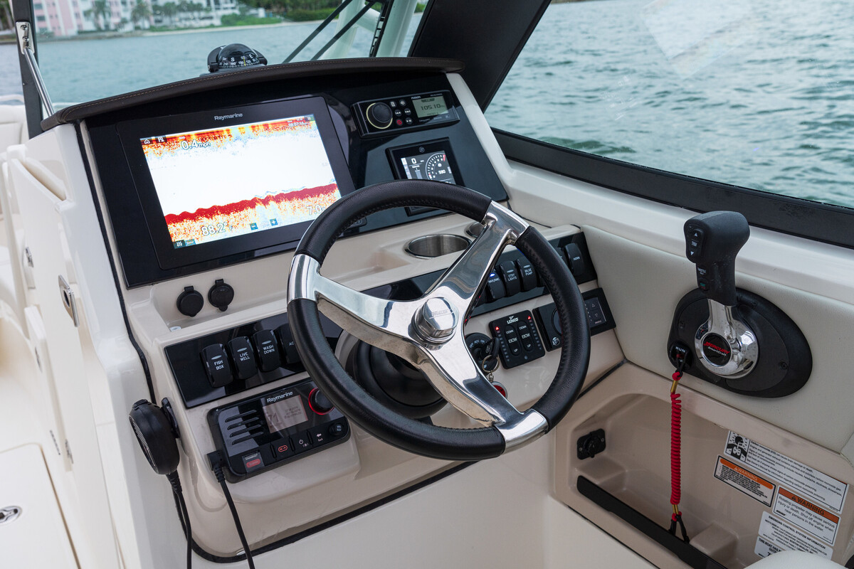 foto: 11 Boston Whaler 240 Vantage