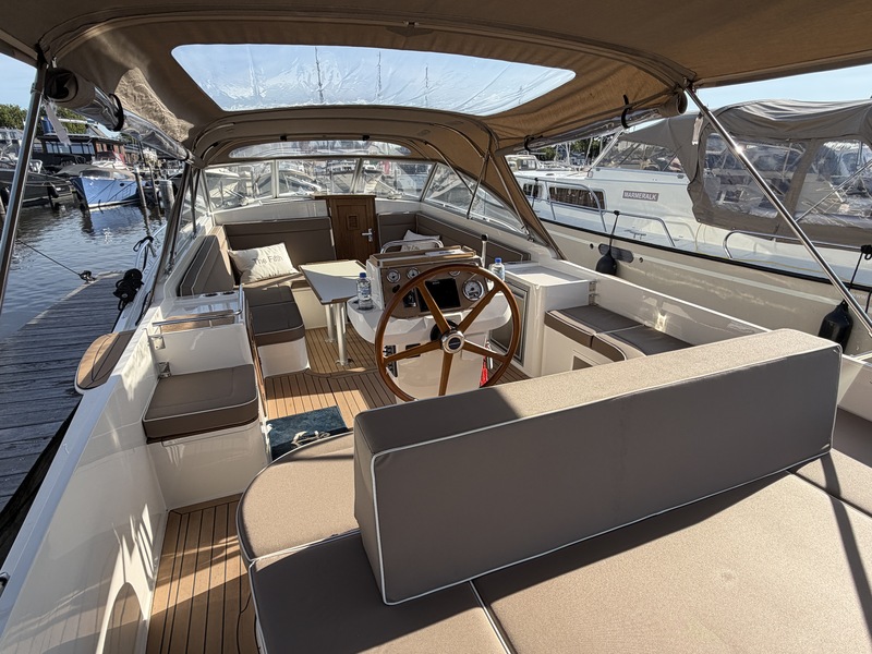 foto: 33 Intender 950 Cabrio