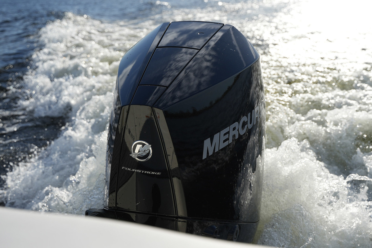 foto: 83 Sea Ray SPX 230 Outboard