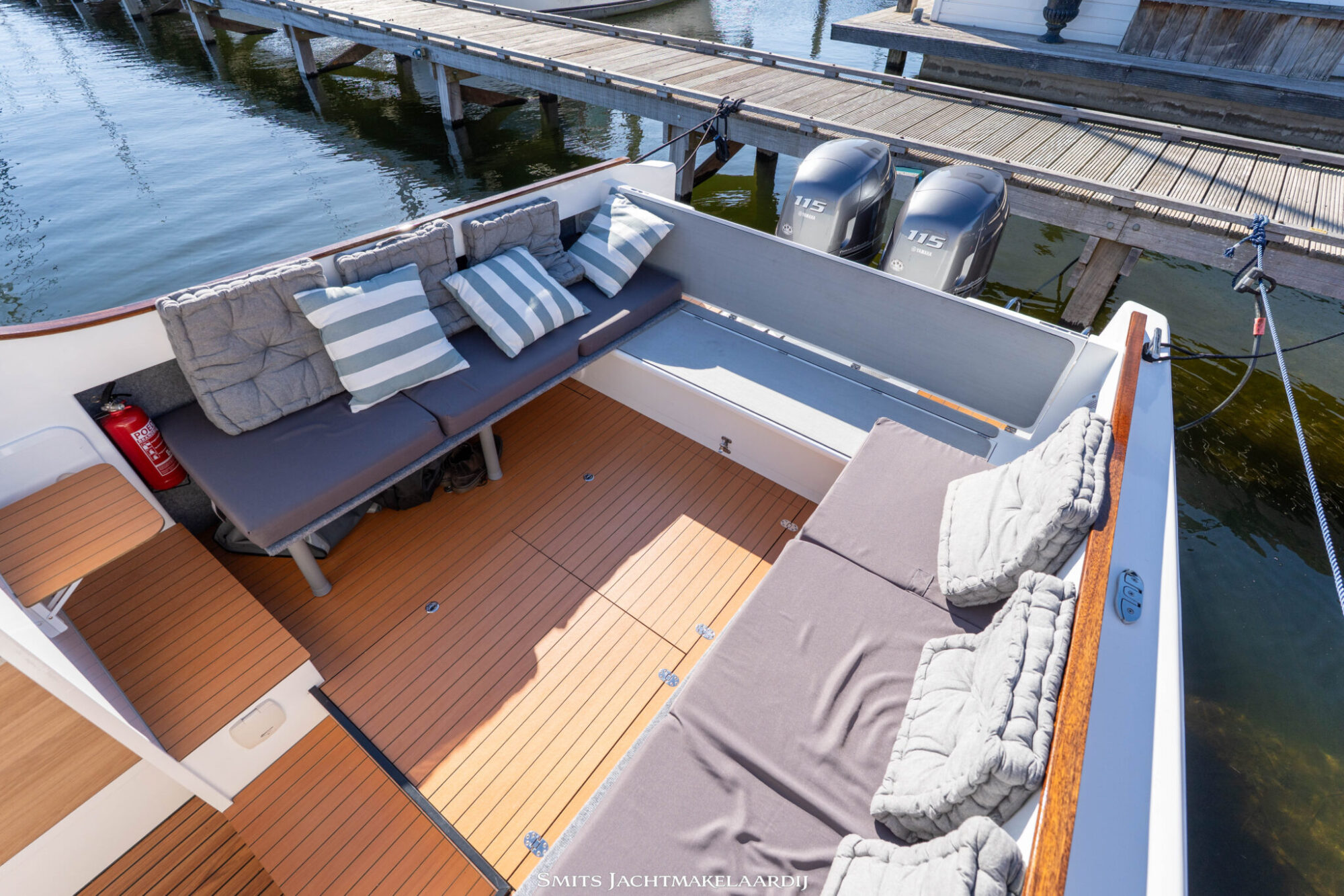 foto: 32 Bertram Bertram 25