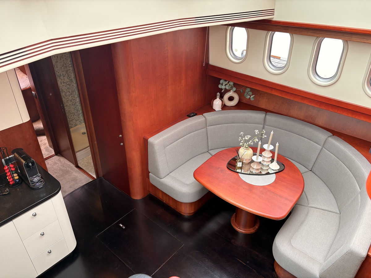 foto: 34 Pacific Prestige 190