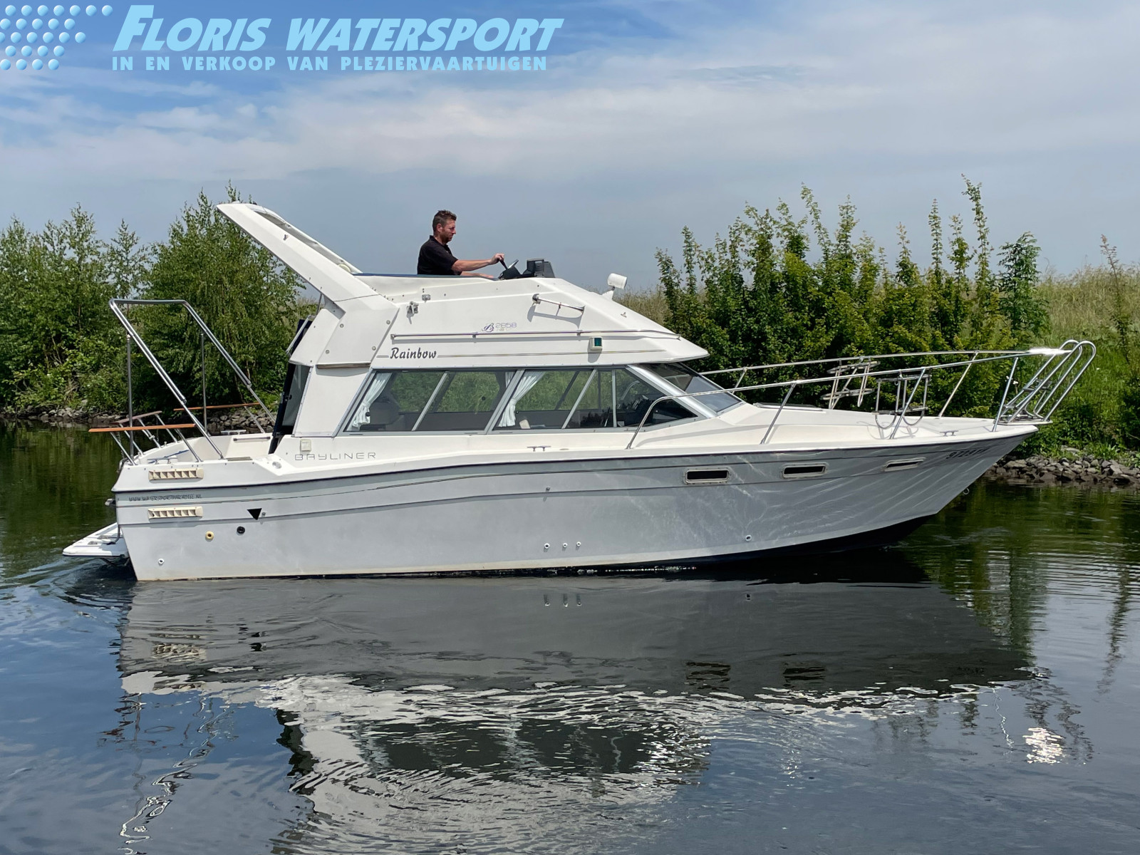 foto: 23 Bayliner  2858