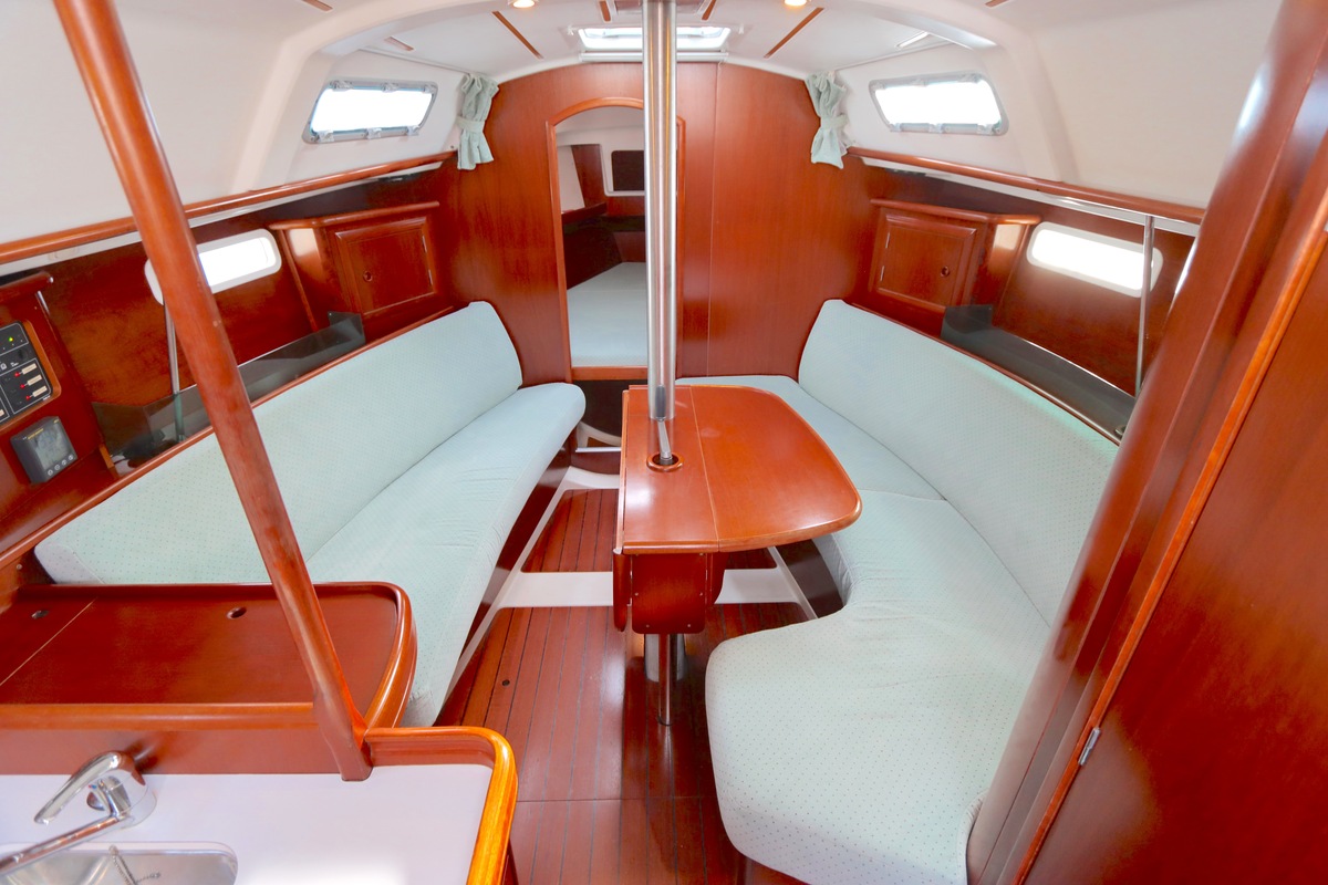 foto: 38 Beneteau Oceanis Clipper 331 Lifting keel