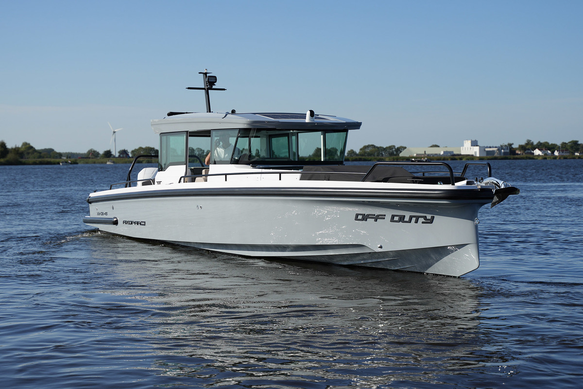 foto: 81 Axopar  37 XC Cross Cabin Mediterrana Edition