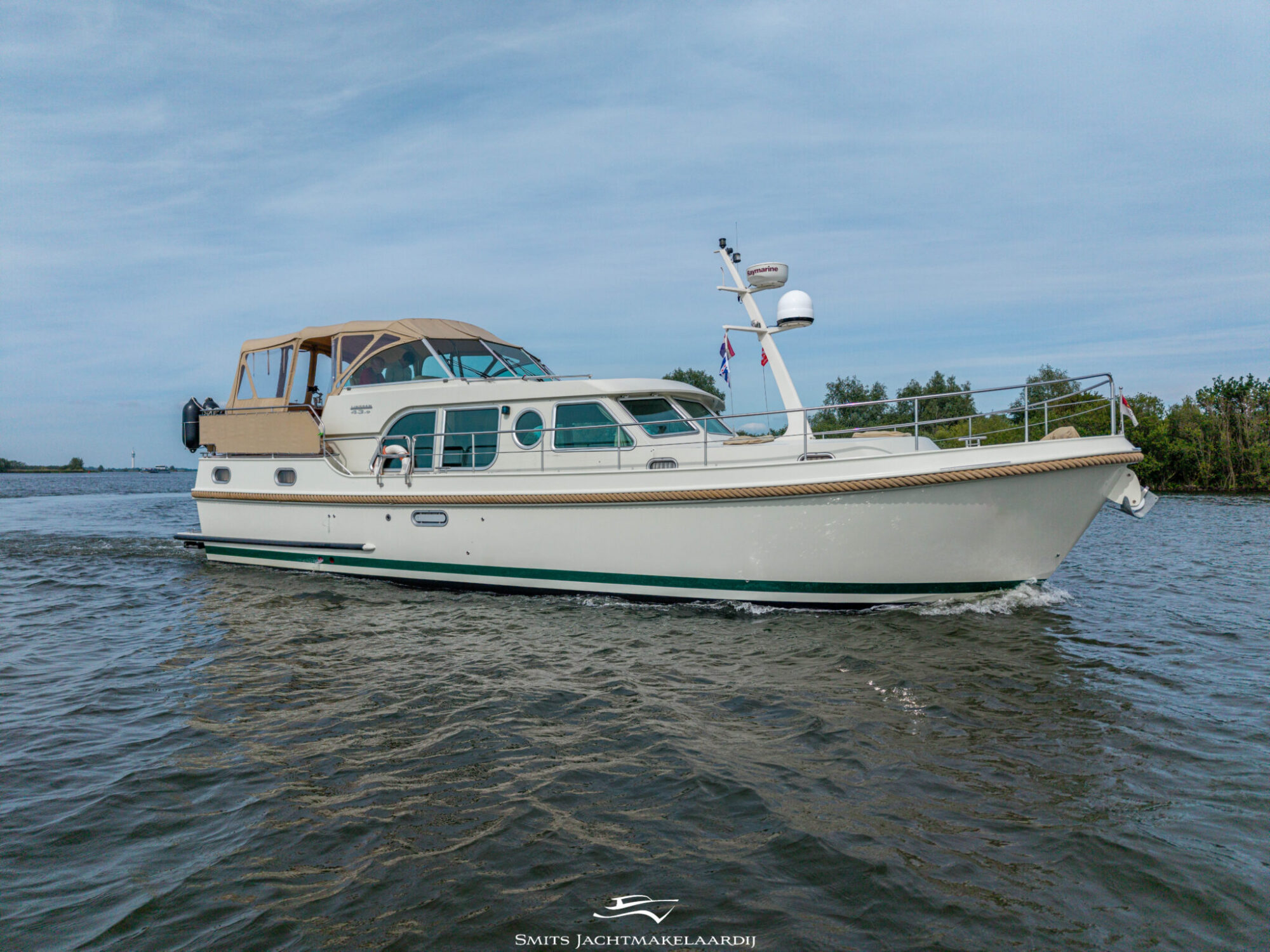 foto: 90 Linssen Linssen Grand Sturdy 43.9 AC