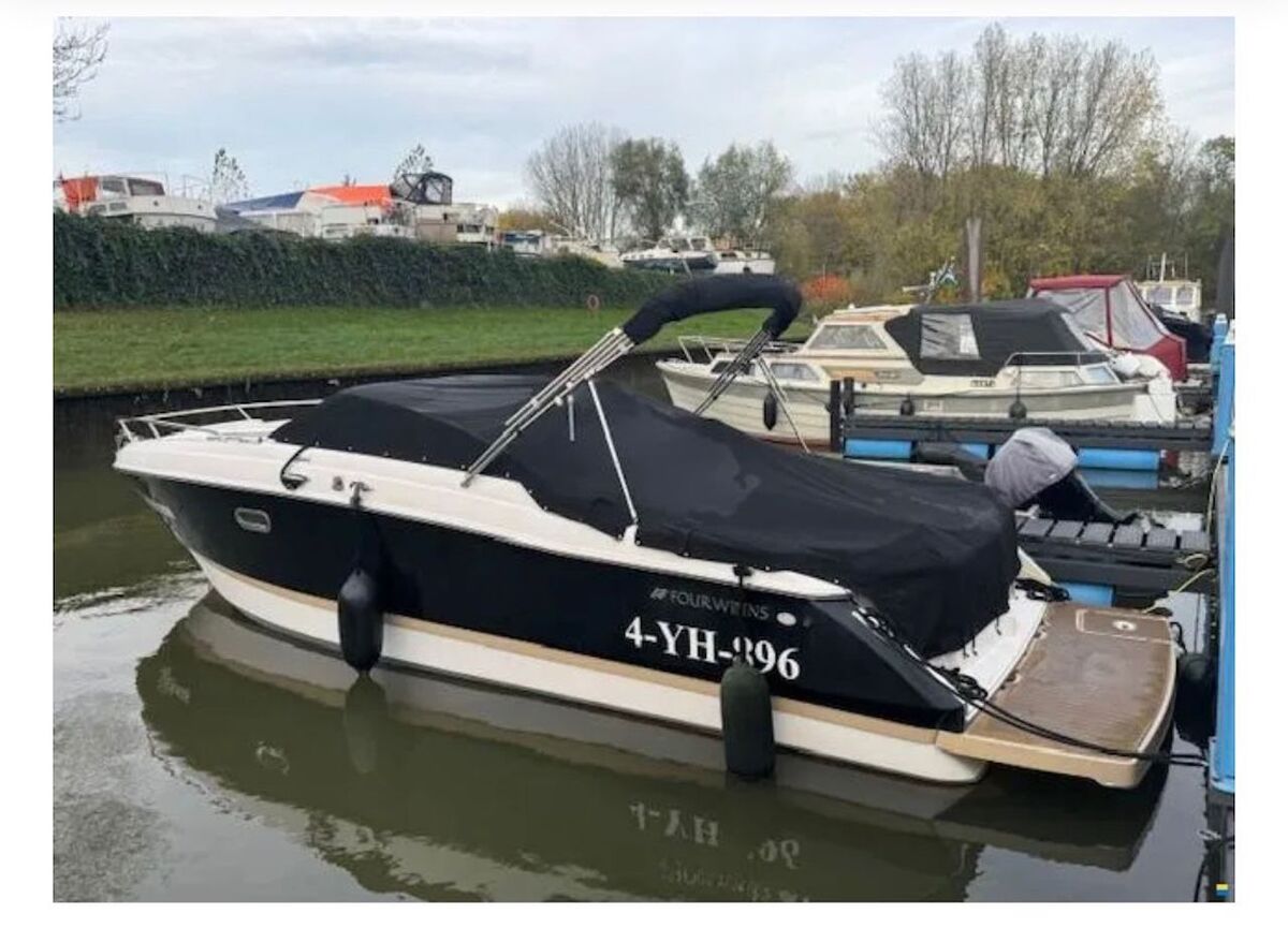 hoofdfoto: 1 Four Winns 265 S