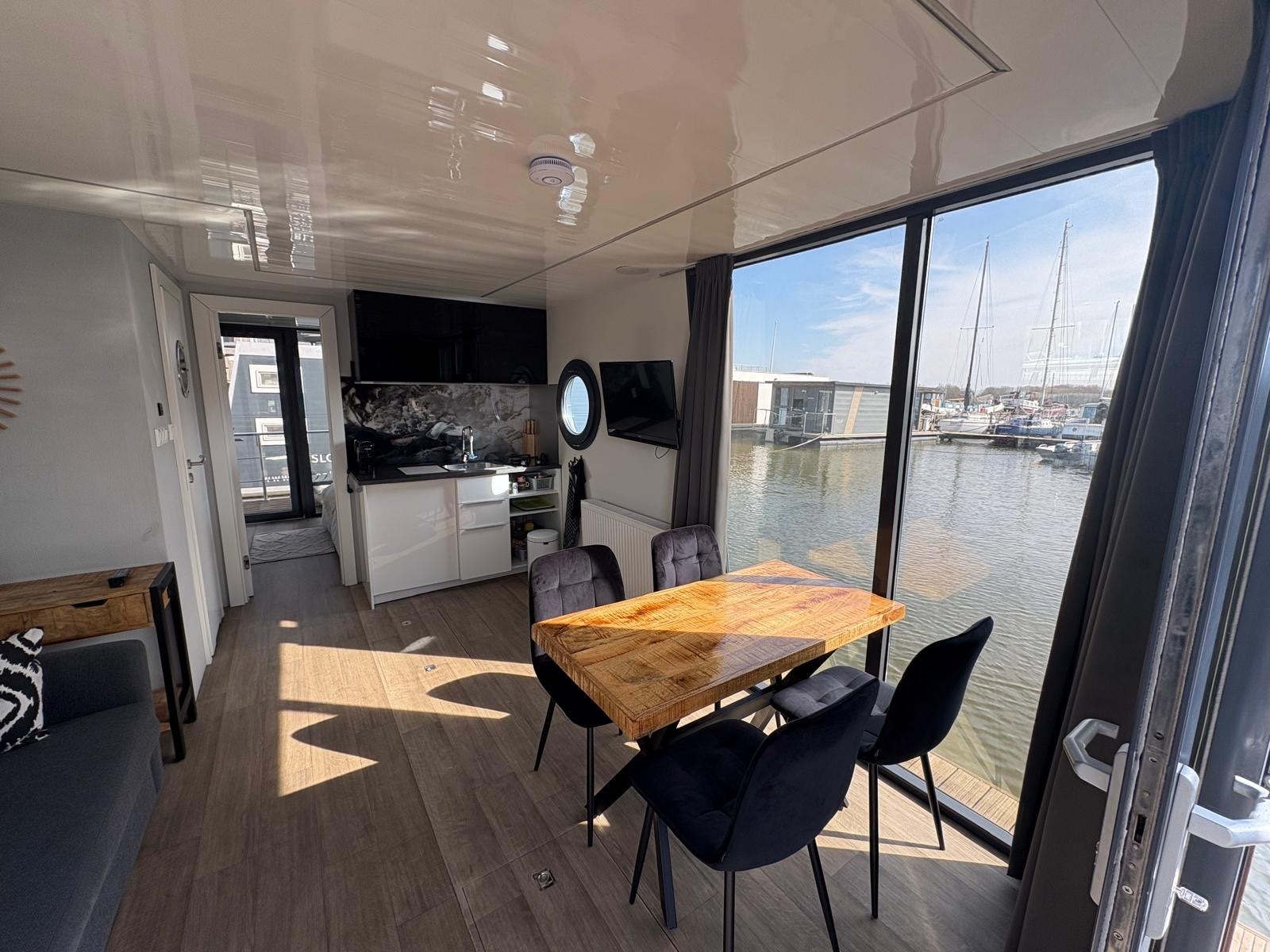 foto: 27 La Mare Apartboat (houseboat)