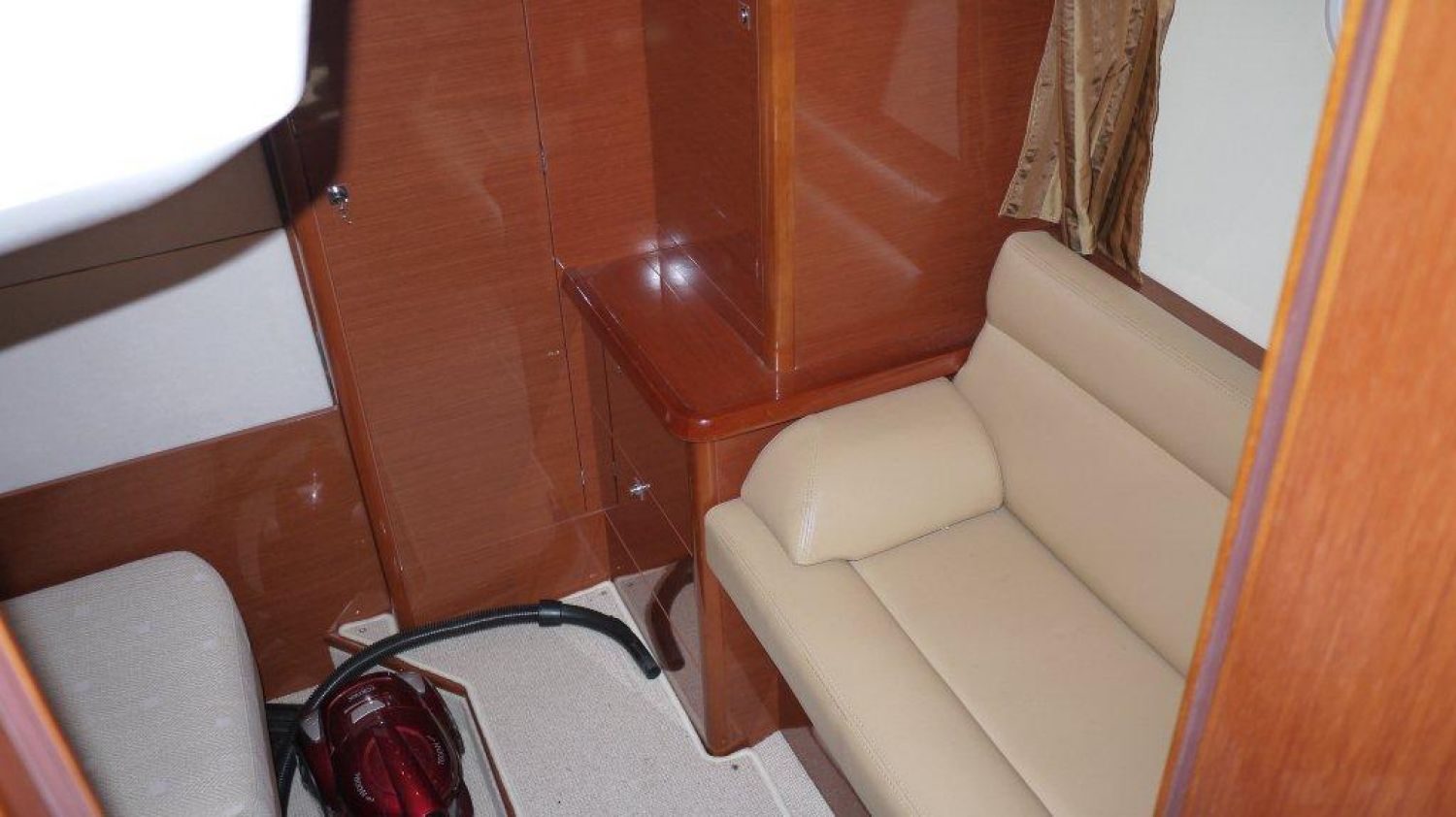 foto: 8 Prestige 38 S Hard Top