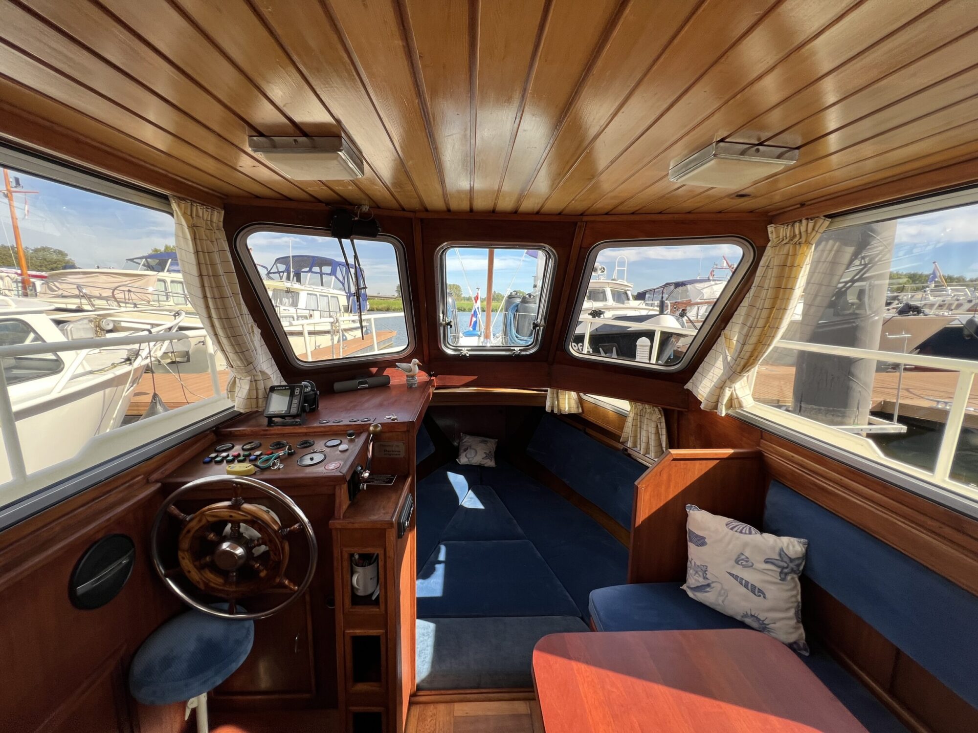 foto: 55 Beachcraft Beachcraft 11.30 AK Cabrio