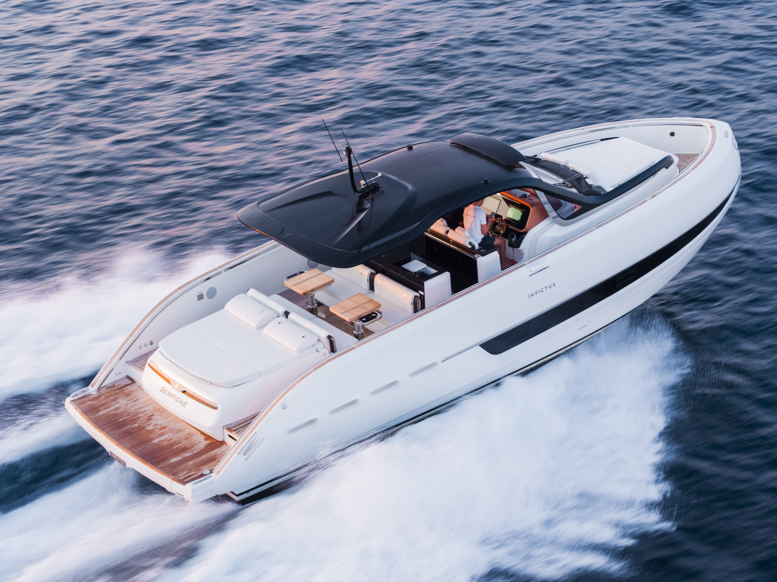 foto: 57 Invictus TT460