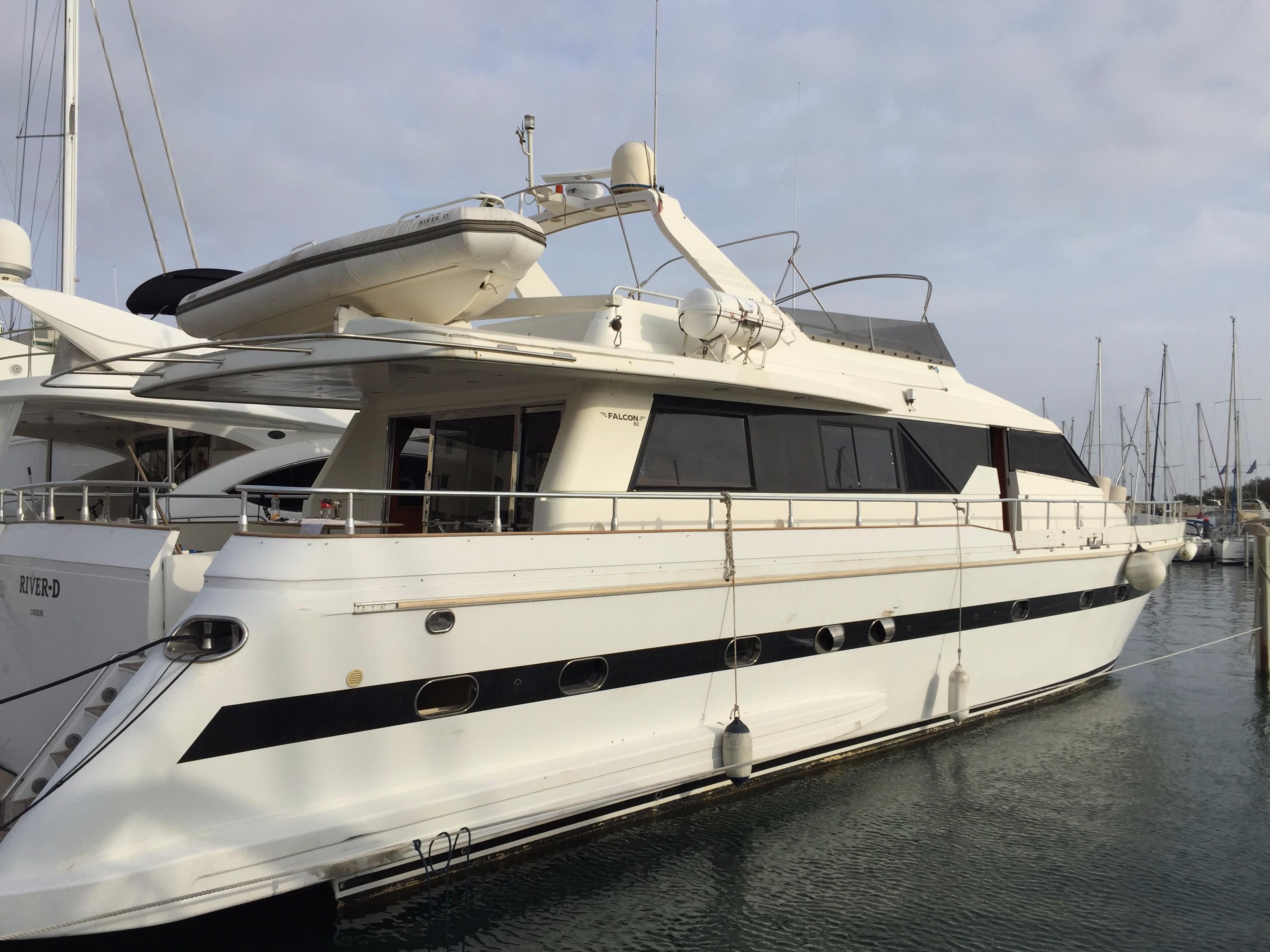 foto: 8 Falcon 82 geschikt voor bewoning 