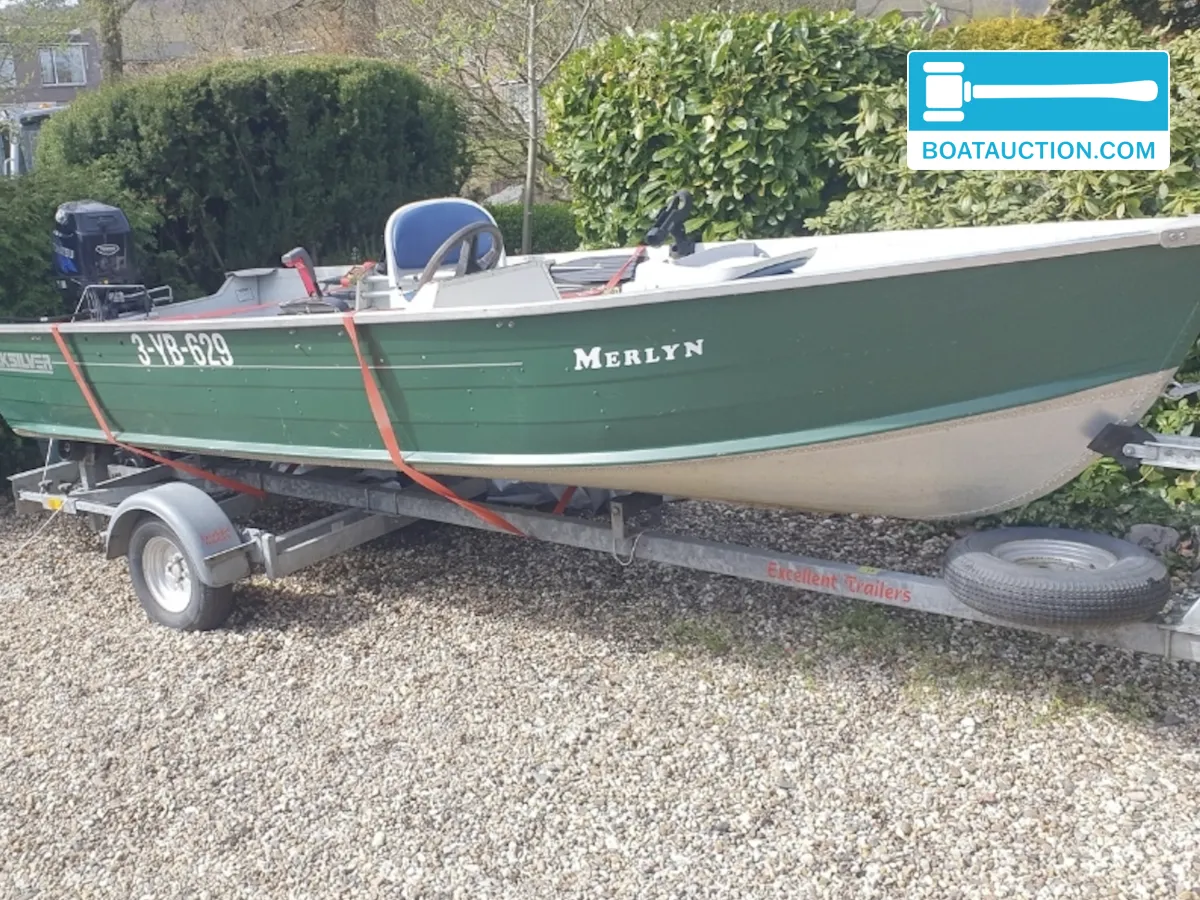 foto: 8 Quicksilver 450sf