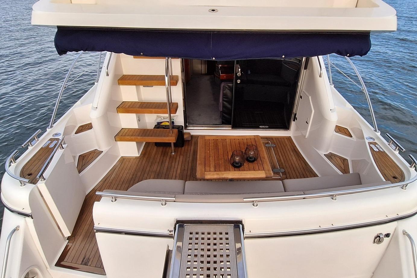 foto: 5 Fairline  Phantom 43