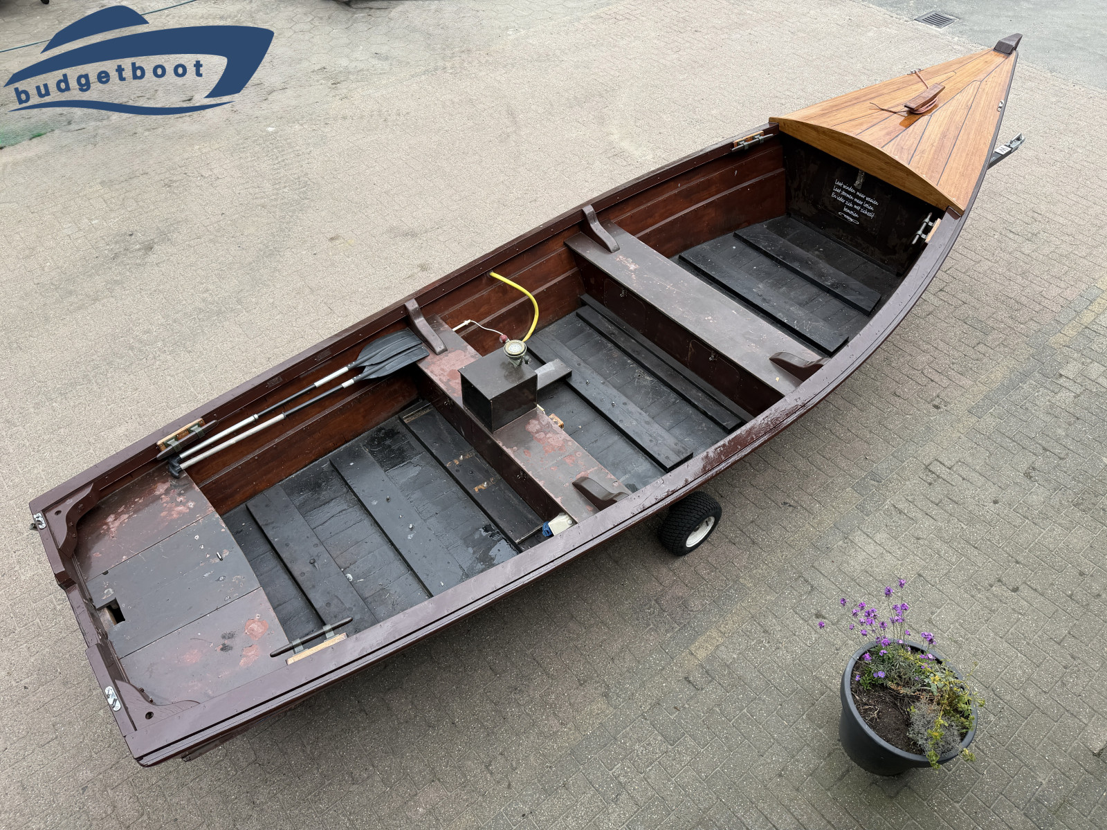 foto: 8 Houten sloep 680 uit Texel