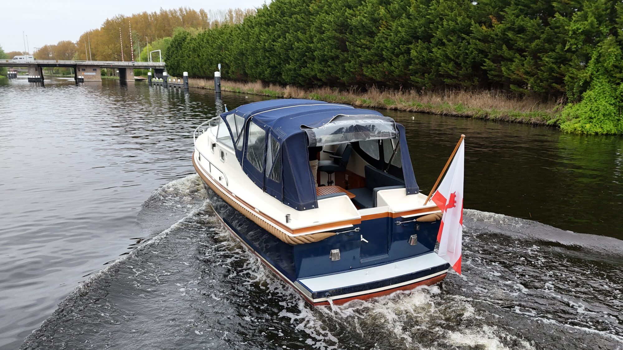 foto: 84 Vedette Vedette 8.80 OK Spiegeldeur