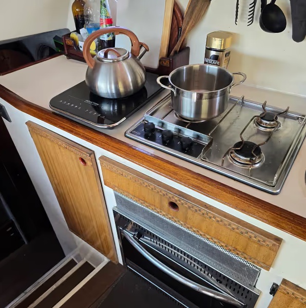 foto: 4 Fountaine Pajot Antigua 37