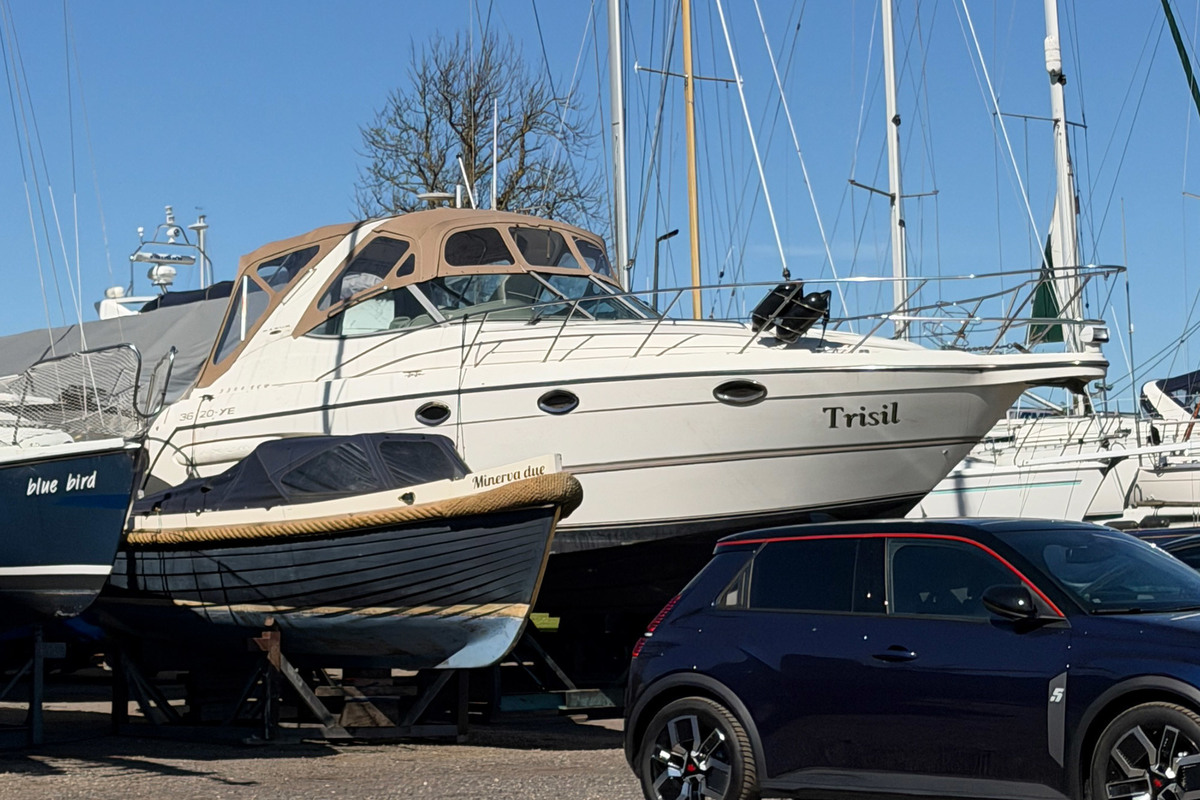 foto: 27 Maxum 3300 SCR