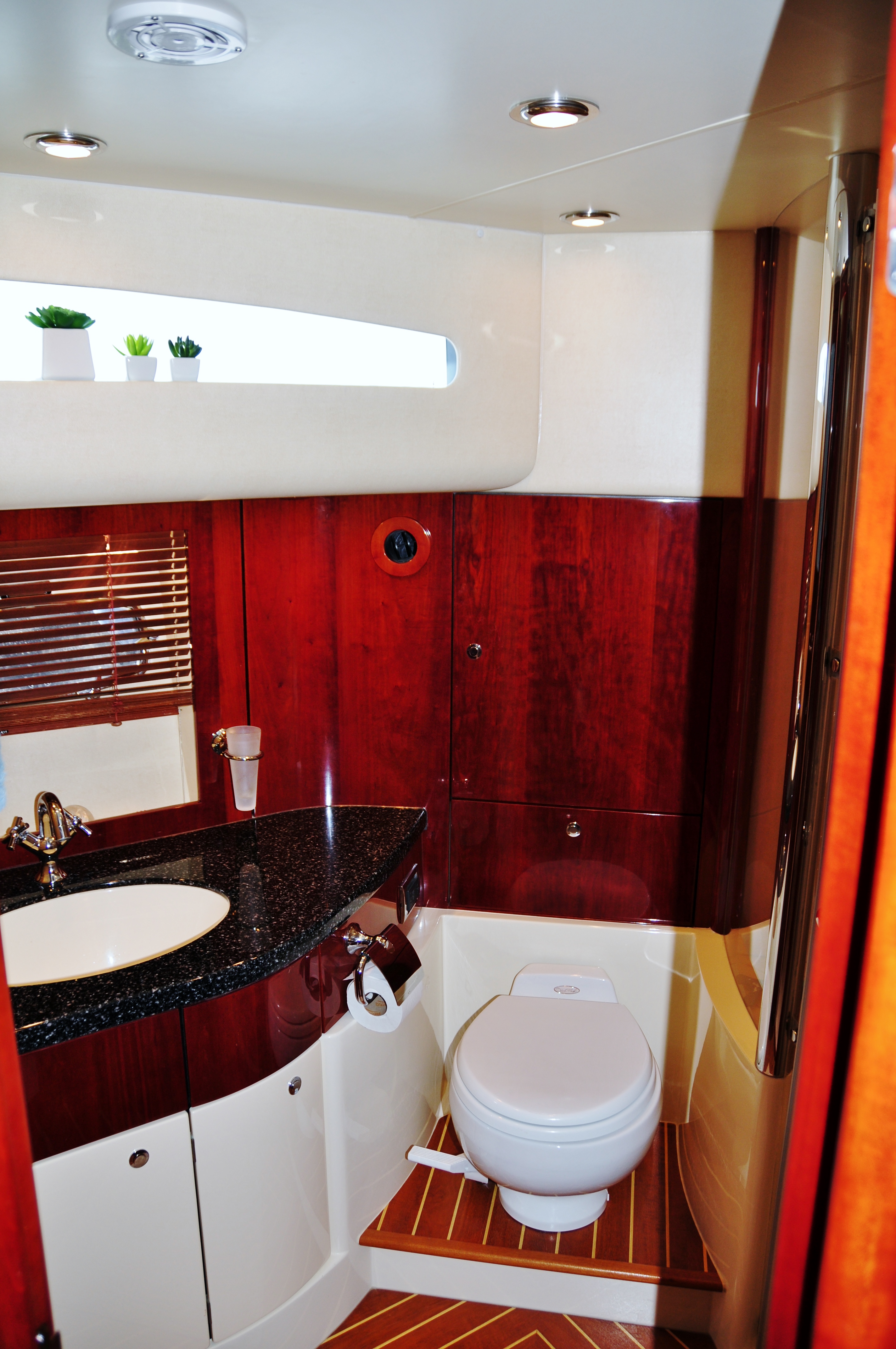 foto: 6 Fairline Squadron 58